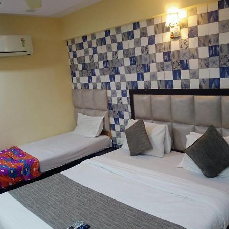 Hotel Dream Inn Ahmedabad Esterno foto