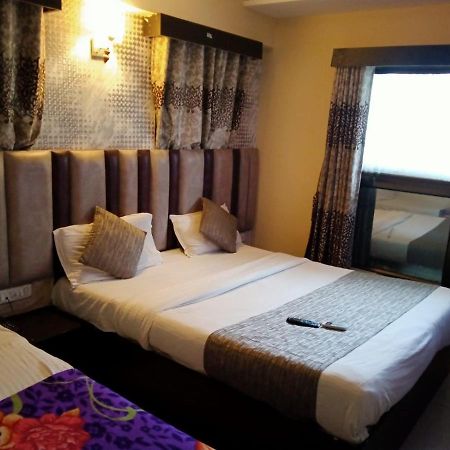 Hotel Dream Inn Ahmedabad Esterno foto
